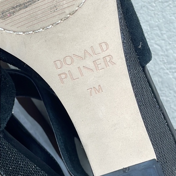 New Donald Pliner Vela Black Suede Criss Cross Strappy Sandals Low Wedge Sz 7 - Picture 11 of 12